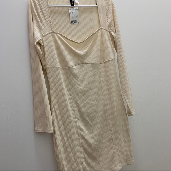 H&M Long Sleeve Ribbed dress in cream color - Picture 3 of 6
